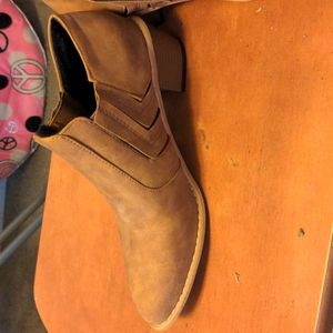 Brown shoes never worn